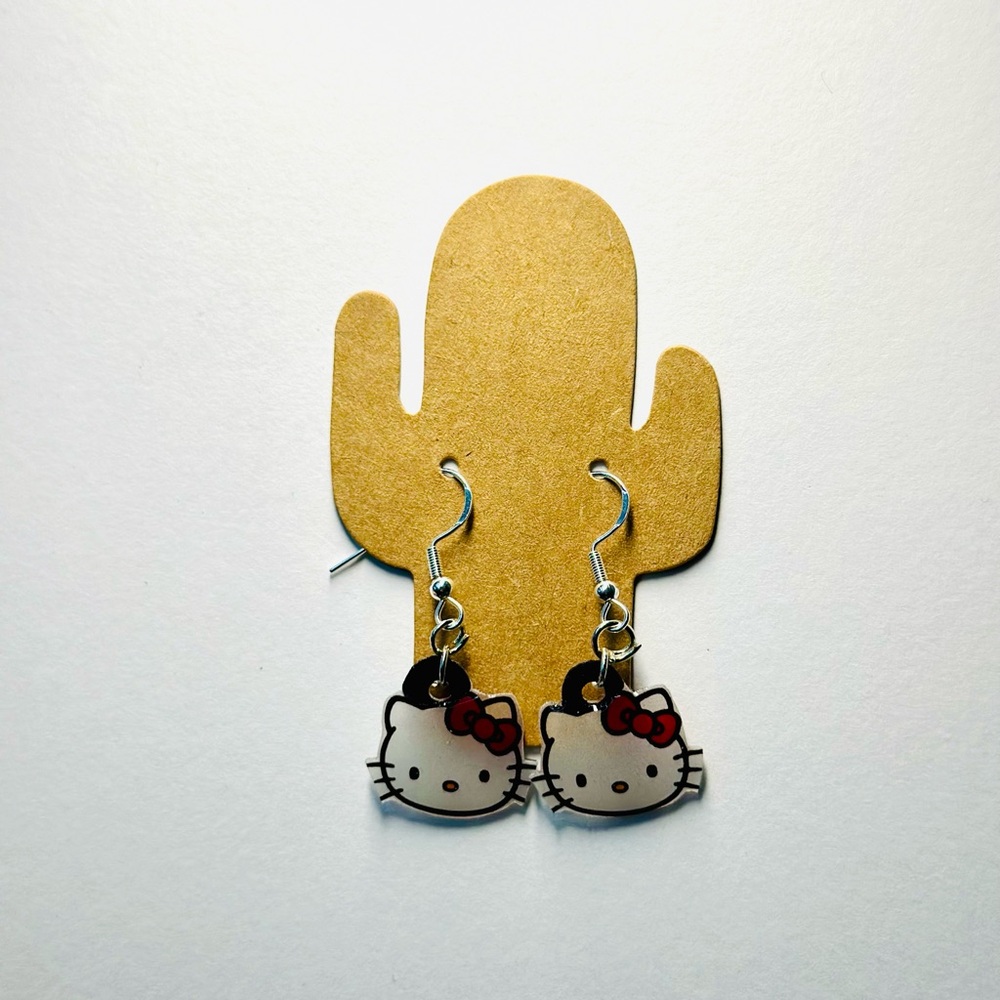 Hello kitty earrings - Picture 3 of 3